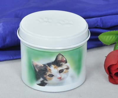 IRON PET CHEAP URN
ITEM NO. 6897
MATERIAL:- IRON ROUND PET URN.
SIZE:- 12 CMS.
CAPACITY:- 1.00 ML
FINISH:-  IVORY WHITE TOP PAW MARK CAT COMPUTERISED IMAGE.
PACKING :- SINGLE BOX UNDER 48 PCS MASTER CARTON
Keywords: ASHES FOR POT