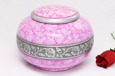 ALUMINIUM CREMATION URN
ITEM NO. 6951
MATERIAL:- ALUMINIUM
DESCRIPTION:- METAL CREMATION URN
SIZE:- 15 CM.
CAPACITY:- 3.50 ML
FINISH:-  PINK FIRE FOX ENGRAVED SILVER BAND
PRICE:- 
PACKING:- SINGLE BOX STYRO FOAM UNDER 6 PCS MASTER CARTON.
Keywords: ASHES FOR POT