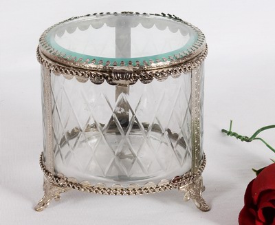 GLASS URN
ITEM NO. 7033
DESCRIPTION:- GLASS ROUND URN.
SIZE:- 12X12 CM.
CAPACITY:- 1.50 ML
FINISH:- SILVER ENGRAVED FRAME WITH THREE STAND.
PRICE:- 
PACKING:- SINGLE BOX STYRO FOAM UNDER 18 PCS MASTER CARTON
Keywords: GLASS KEEP SAKE