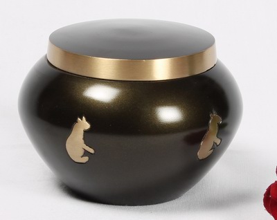 PET URN
ITEM NO. 7122
MATERIAL:- BRASS ODC 
SIZE:- 10X13 CMS.
CAPACITY:- 1.50 ML
FINISH:- ROYAL GREEN BRASS CAT.
PACKING :- SINGLE BOX UNDER  12 PCS MASTER CARTON
Keywords: ASHES FOR POT