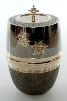 METAL CREMATION ADULT URN
ITEM NO. 6319
DESCRIPTION:- METAL CREMATON URN
SIZE:-25 CMS.
CAPACITY:-3.50 ML
FINISH:- STEEL PLATING TWO LEAVES
PRICE:-
PACKING:- SINGLE BOX STYRO FOAM UNDER 4 PCS MASTER CARTON.
Keywords: FUNERAL URN