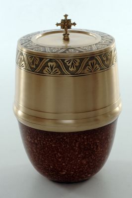 METAL CREMATION ADULT URN
ITEM NO. 6321
DESCRIPTION:- METAL CREMATION URN
SIZE:- 25 CM.
CAPACITY:- 3.50 ML
FINISH:-  MAT BRASS MARBLE BROWN
PRICE:- 
PACKING:- SINGLE BOX STYRO FOAM UNDER 4 PCS MASTER CARTON.
Keywords: RELIGIOUS URN