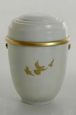 ALUMINIUM CREMATION URN
ITEM NO. 6452
MATERIAL:- ALUMINIUM
DESCRIPTION:- METAL CREMATION URN
SIZE:-  25 CM.
CAPACITY:- 3.50 ML
FINISH:- WHITE ENAMELED GOLDEN EAGEL
PRICE:- 
PACKING:- SINGLE BOX STYRO FOAM UNDER 4 PCS MASTER CARTON

Keywords: ADULT CREMATION URN