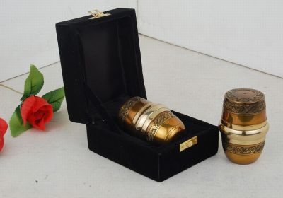 KEEPSAKE METAL SMALL URN
ITEM NO. 6615
DESCRIPTION:-  BRASS SMALL URN.
SIZE:- 8 CMS.
CAPACITY:-   ML
FINISH:-  GOLDEN POLISH ENGRAVED WORK
PRICE:-
PACKING :- SINGLE BOX UNDER 48 PCS MASTER CARTON.

Keywords: FUNERAL URN