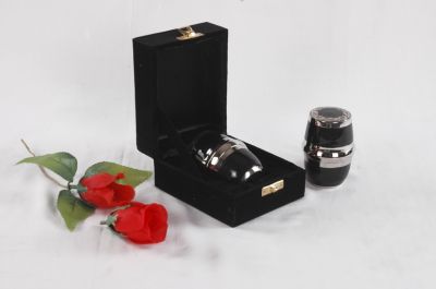 KEEPSAKE METAL SMALL URN
ITEM NO. 6620
DESCRIPTION:-  BRASS SMALL URN
SIZE:-  8 CM 
CAPACITY:-  
FINISH:- BLACK ENAMELED ENGRAVED TOP LID. 
PRICE:-
PACKING:- SINGLE BOX STYRO FOAM UNDER 48 PCS MASTER CARTON

Keywords: KEAP SAKE URN