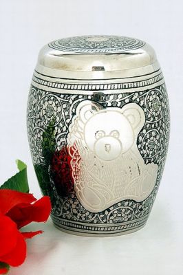 TEEDY BEAR PET URN
ITEM NO. 6628
MATERIAL:- CLASSIC URN.
SIZE:- 13 CMS.
CAPACITY:- 2.00 ML
FINISH:- GREEN SILVER ENGRAVED TEDDY BEAR.
PRICE:-
PACKING :- SINGLE BOX UNDER 12 PCS MASTER CARTON

Keywords: PET URN