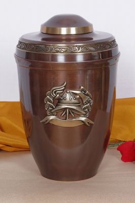 METAL CREMATION ADULT URN
ITEM NO. 6676
DESCRIPTION:- METAL CREMATION URN
SIZE:- 27 CM.
CAPACITY:- 3.50 ML
FINISH:-  FIRE MAN OILY BRONZE
PRICE:- 
PACKING:- SINGLE BOX STYRO FOAM UNDER 4 PCS MASTER CARTON.

Keywords: ASHES FOR POT