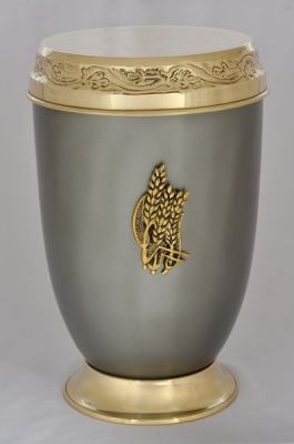 ITEM NO. 6746
DESCRIPTION:- BRASS URN
SIZE:- 30 CMS.
CAPACITY:-3.50 ML
FINISH:-  GRAY PLAIN BRASS ANTIQUE TOP & BASE WHEAT STEM.
PRICE:-
PACKING:- SINGLE BOX STYRO FOAM UNDER 4 PCS MASTER CARTON
Keywords: FUNERAL URN