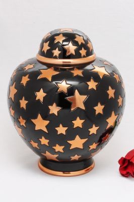 ALUMINIUM CREMATION URN
ITEM NO. 6919
MATERIAL:- ALUMINIUM
DESCRIPTION:- METAL CREMATION URN
SIZE:- 25 CM.
CAPACITY:- 3.50 ML
FINISH:- BLACK COPPER ENGRAVE STAR
PRICE:- 
PACKING:- SINGLE BOX STYRO FOAM UNDER 4 PCS MASTER CARTON.
Keywords: ASHES FOR POT