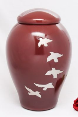 ALUMINIUM CREMATION URN
ITEM NO. 6921
MATERIAL:- ALUMINIUM
DESCRIPTION:- METAL CREMATION URN
SIZE:- 27 CM.
CAPACITY:- 3.50 ML
FINISH:-  CHERRY GOING HOME PEGIN
PRICE:- 
PACKING:- SINGLE BOX STYRO FOAM UNDER 4 PCS MASTER CARTON.
Keywords: FUNERAL URN