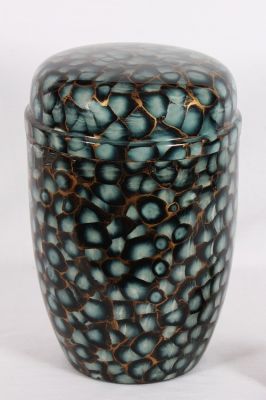 IRON CHEAP URN.
ITEM NO. 6993
DESCRIPTION:- IRON CHEAP URN.
SIZE:- 27 CMS.
CAPACITY:- 3.50 ML
FINISH:-  BLACK GREEN SHADED IN GOLDEN DESIGN.
PACKING:- SINGLE BOX STYRO FOAM UNDER 4 PCS MASTER CARTON

Keywords: ASHES FOR POT