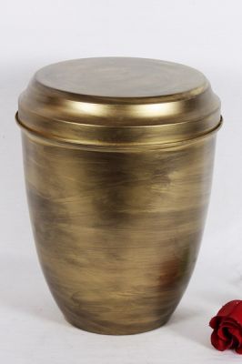 IRON CHEAP URN.
ITEM NO. 7005
DESCRIPTION:- IRON CHEAP URN.
SIZE:- 27 CMS.
CAPACITY:- 3.50 ML
FINISH:- GOLDEN BLACK SHADED.
PRICE:-
PACKING:- SINGLE BOX STYRO FOAM UNDER 4 PCS MASTER CARTON

Keywords: ASHES FOR POT