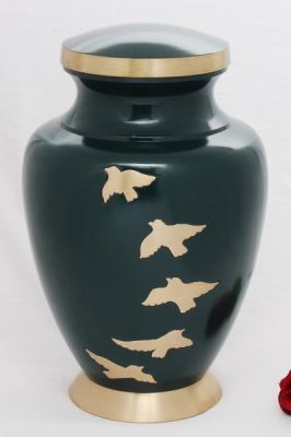 METAL CREMATION URN
ITEM NO. 7050
DESCRIPTION:- METAL CREMATION URN
SIZE:- 26 CM.
CAPACITY:- 3.50 ML
FINISH:-  ROYAL BLUE BRASS GRAY HOME PEGIN
PRICE:- 
PACKING:- SINGLE BOX STYRO FOAM UNDER 4 PCS MASTER CARTON.
Keywords: FUNERAL URN