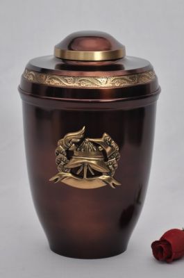 METAL CREMATION ADULT URN
ITEM NO. 7140
DESCRIPTION:- METAL CREMATION URN
SIZE:- 27 CM.
CAPACITY:- 3.50 ML
FINISH:-  OLY BRONZE FIRE MAN
PRICE:- 
PACKING:- SINGLE BOX STYRO FOAM UNDER 4 PCS MASTER CARTON.
Keywords: FUNERAL URN