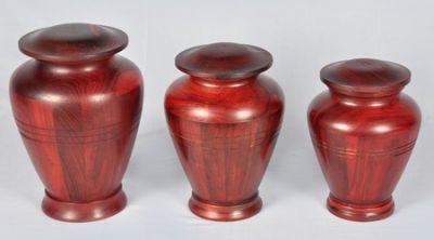 WOOD PET URN
ITEM NO. 7141 
DESCRIPTION:-  CLASSIC PET URN
SIZE:- 16X12 CM, 19X13 CM, 21X14 CM. 
CAPACITY:- 3.00 ML, 2.00 ML, 1.50 ML. 
FINISH:- ROSE WOOD FINISH.
PRICE:- 
PACKING:- SINGLE BOX STYRO FOAM UNDER SET OF 4 MASTER CARTON
Keywords: FUNERAL URN