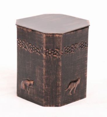 IRON PET CHEAP URN
ITEM NO. 7146 A
MATERIAL:- IRON EIGHT SIDE PET URN.
SIZE:-  12 CMS.
CAPACITY:-  1.00 ML.
FINISH:-  COPPER ANTIQUE ENGRAVED BAND & CAT IMAGES. 
PACKING :- SINGLE BOX UNDER 24 PCS MASTER CARTON
Keywords: ASHES FOR POT