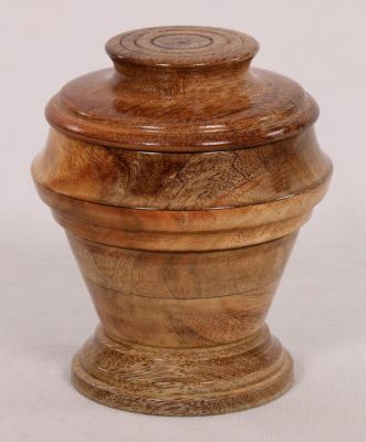 WOOD PET URN
ITEM NO. 7171
DESCRIPTION:-  WOOD PET URN
SIZE:- 16X14 CM.
CAPACITY:- 0.500
FINISH:-  NATURE WOOD  FINISH 
PRICE:-
PACKING:- SINGLE BOX STYRO FOAM UNDER 24 PCS OF MASTER CARTON
Keywords: FUNERAL URN