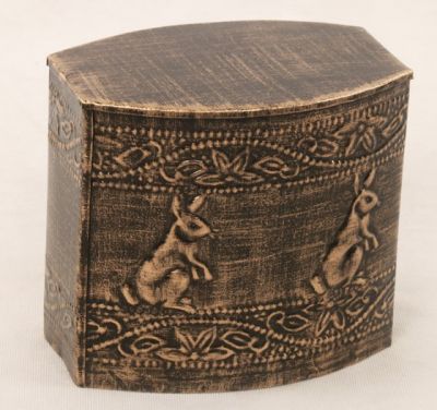 IRON PET CHEAP URN
TEM NO. 7190
MATERIAL:- IRON OVAL PET URN.
SIZE:-  13X 15CMS.
CAPACITY:- 1.50 ML.
FINISH:- BRASS ANTIQUE ENGRAVED TWO BAND & RABBIT IMAGE.
PACKING :- SINGLE BOX UNDER 36 PCS 7 LAYER CORRUGATED MASTER CARTON.

Keywords: PET URN