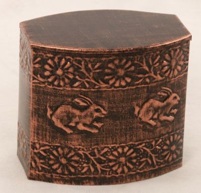 IRON PET CHEAP URN
TEM NO. 7191
MATERIAL:- IRON OVAL PET URN.
SIZE:-  13X 15CMS.
CAPACITY:- 1.50 ML.
FINISH:- COPPER ANTIQUE ENGRAVED TWO BAND & RABBIT IMAGE.
PACKING :- SINGLE BOX UNDER 36 PCS 7 LAYER CORRUGATED MASTER CARTON.

Keywords: PET URN