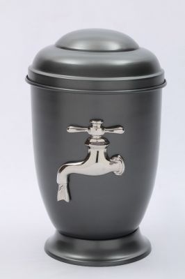 ITEM NO. 7199
DESCRIPTION:- IRON TOPPER DESIGN LID URN
SIZE:- 30 CMS.
CAPACITY:-3.50 ML
FINISH:-  GRAY GLOSSY WITH SILVER TAP WATERING
PRICE:-
PACKING:- SINGLE BOX STYRO FOAM UNDER 4 PCS MASTER CARTON
Keywords: FUNERAL URN