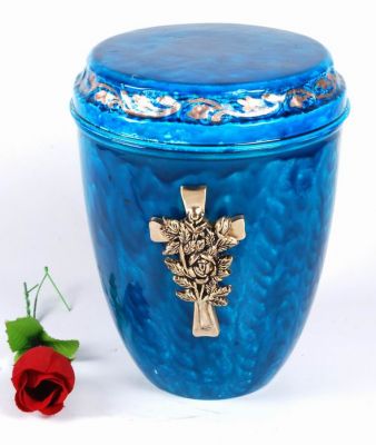 IRON CHEAP URN.
ITEM NO. 9013
DESCRIPTION:- IRON CHEAP URN.
SIZE:- 25 CMS.
CAPACITY:- 3.50 ML
FINISH:-  ROYAL BLUE ENAMELED NICKEL CROSS WITH ROSE.
PRICE:-
PACKING:- SINGLE BOX STYRO FOAM UNDER 4 PCS MASTER CARTON

Keywords: RELIGIOUS URN