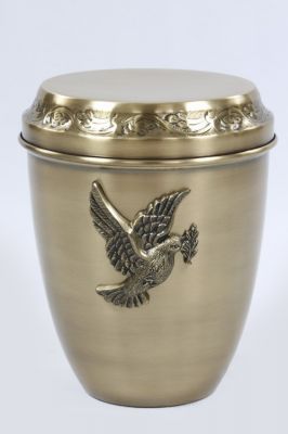 BRASS URN
ITEM NO. 6623A
DESCRIPTION:- BRASS URN
SIZE:-  25 CMS.
CAPACITY:-2.50 ML
FINISH:- BRASS ANTIQUE TOP LID ANGRAVED BAND
PRICE:-
PACKING:- SINGLE BOX STYRO FOAM UNDER 4 PCS MASTER CARTON
Keywords: FUNERAL URN